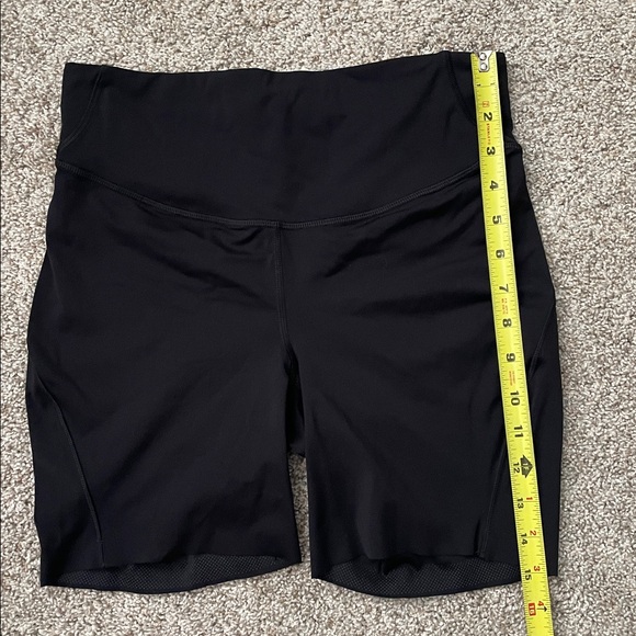Lululemon Base Pace High-Rise Short 6” inseam - Picture 9 of 11